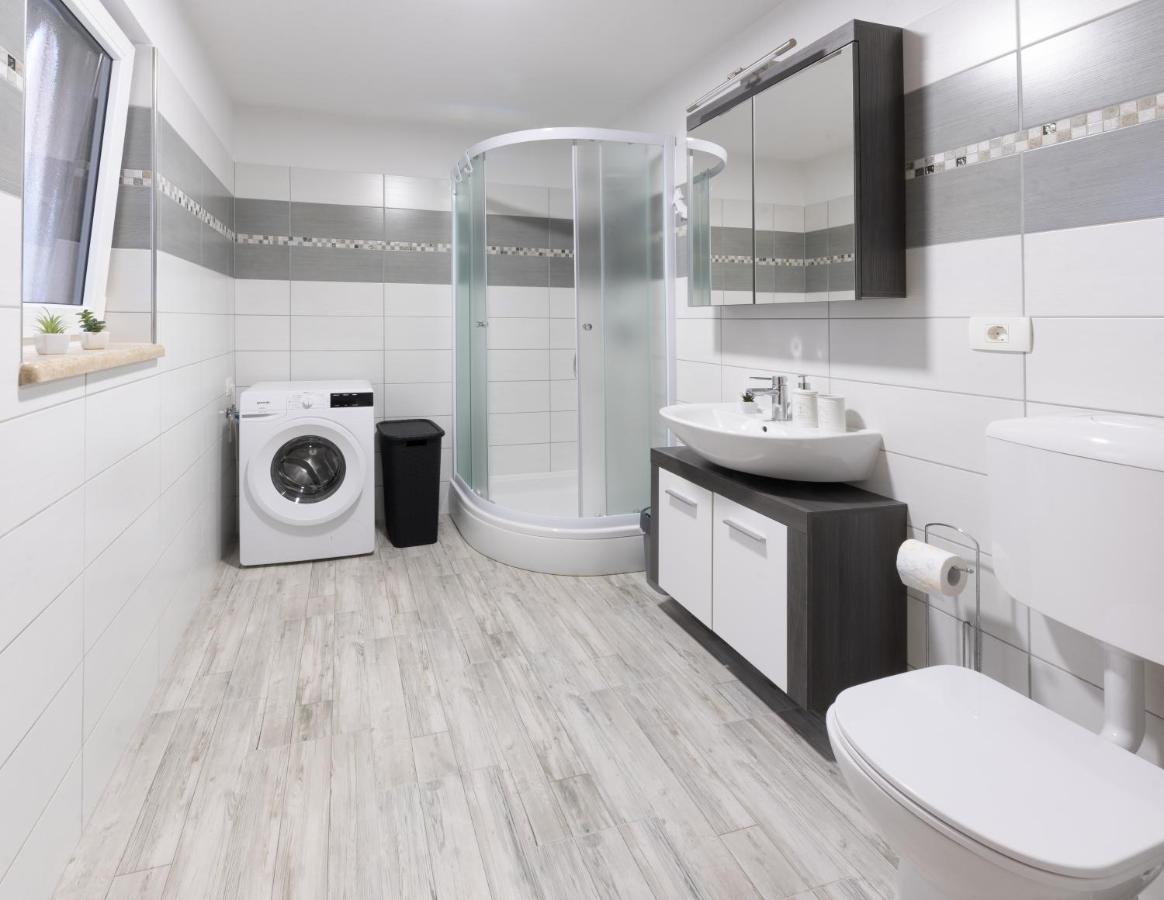 Apartments Gea Lucija Luaran gambar
