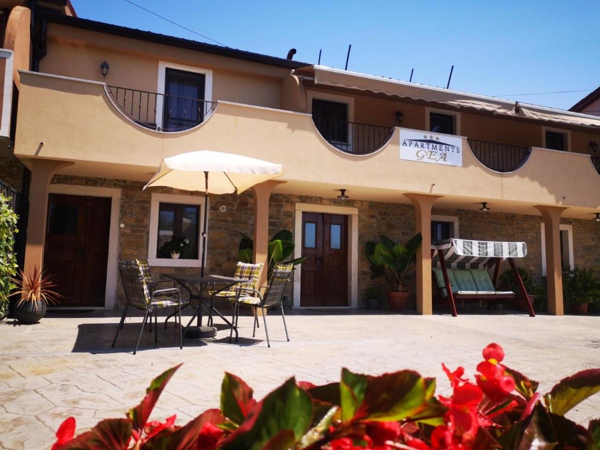 Apartments Gea Lucija Luaran gambar