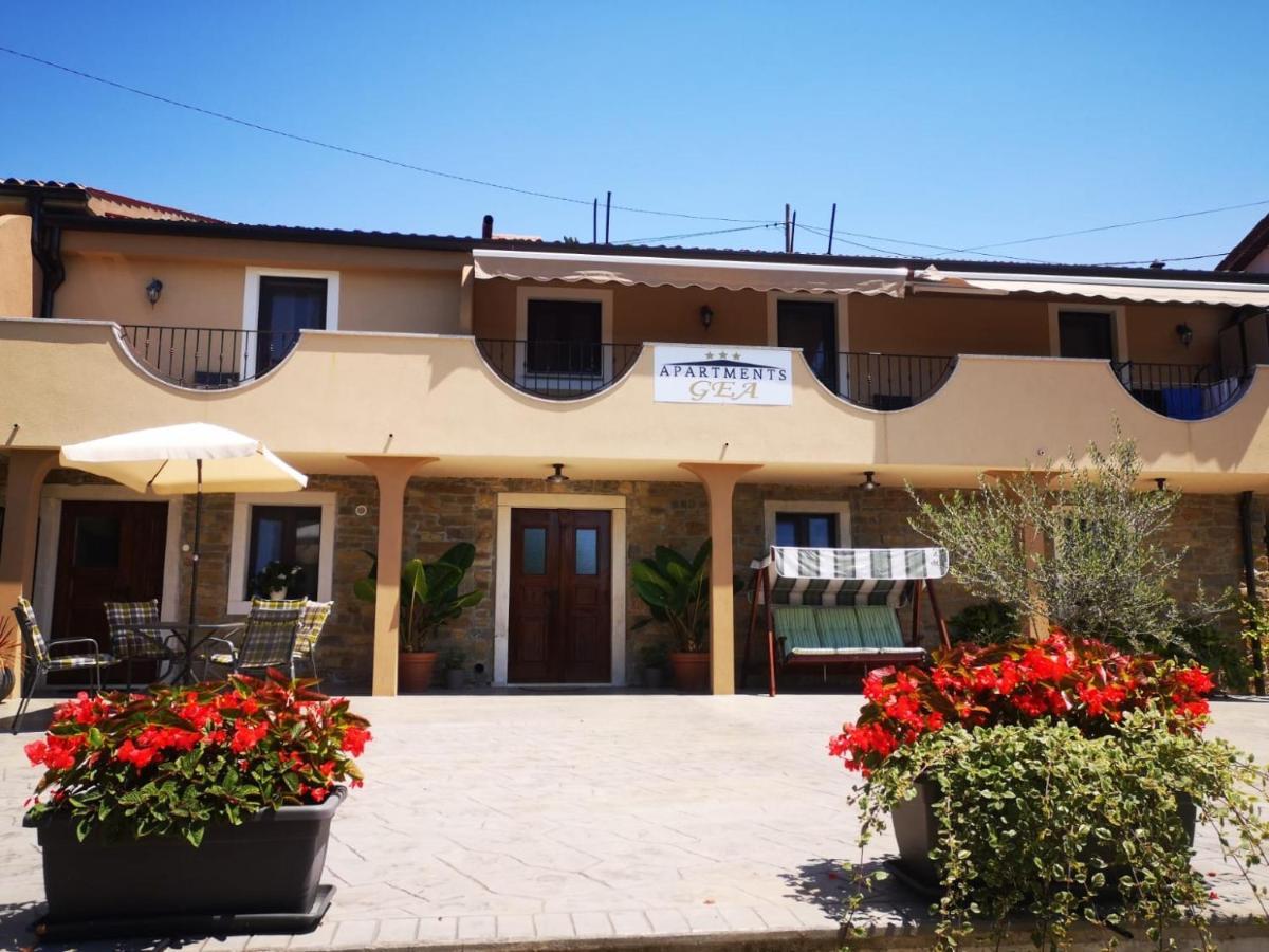 Apartments Gea Lucija Luaran gambar